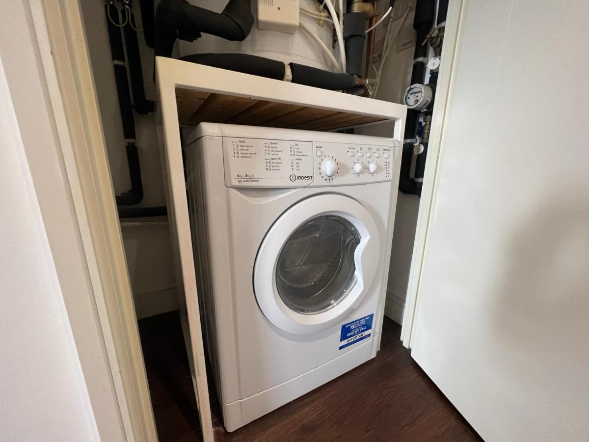 Modern 2Br 2Ba Apt Wparking Sleeps 6 Comfortably Londen Buitenkant foto