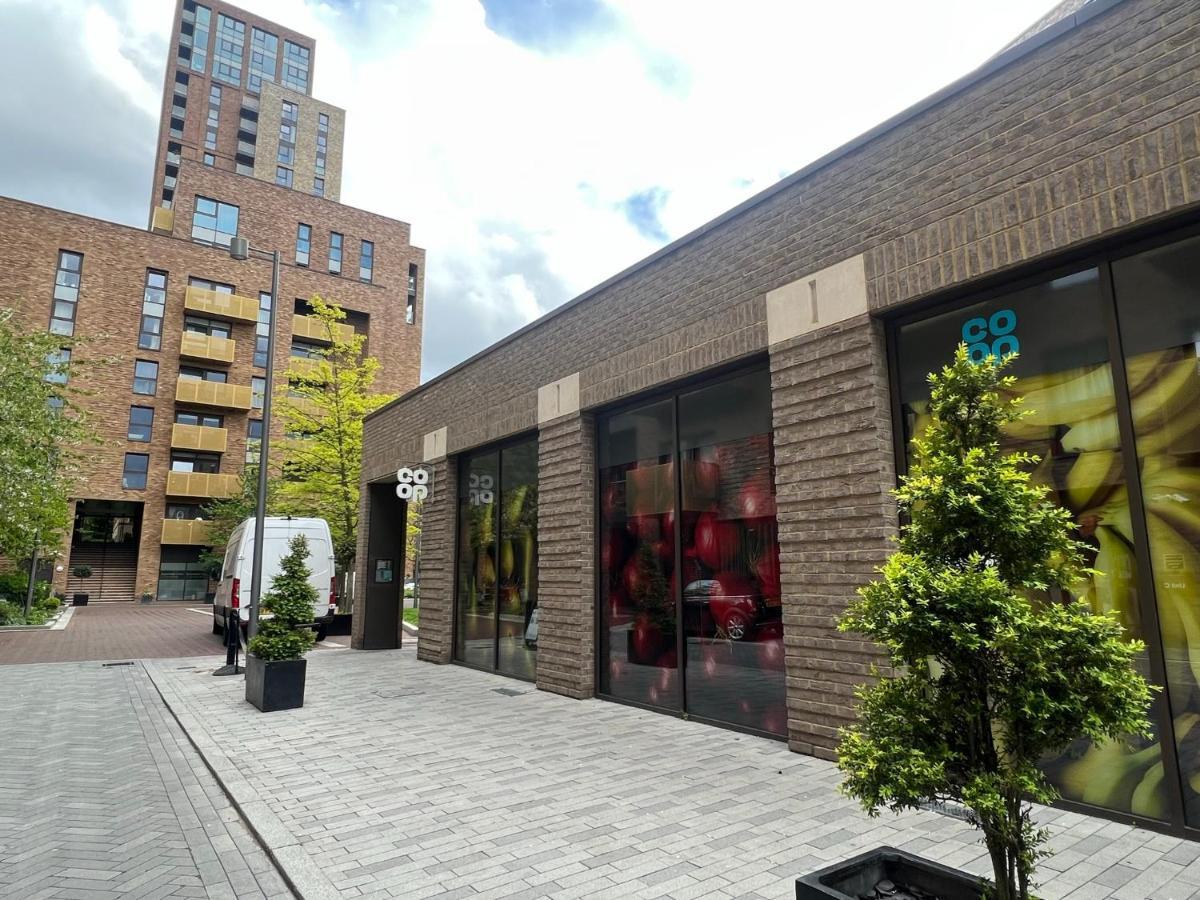 Modern 2Br 2Ba Apt Wparking Sleeps 6 Comfortably Londen Buitenkant foto