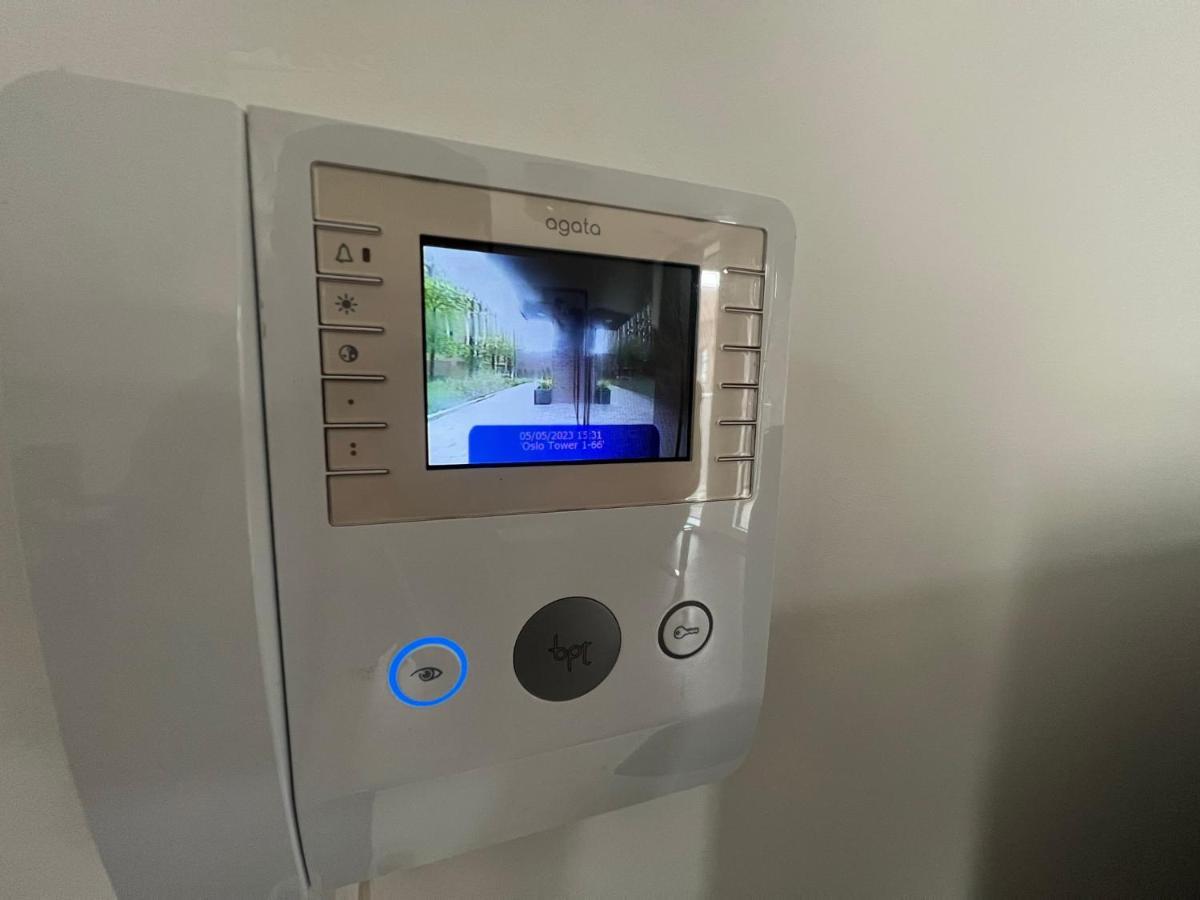 Modern 2Br 2Ba Apt Wparking Sleeps 6 Comfortably Londen Buitenkant foto